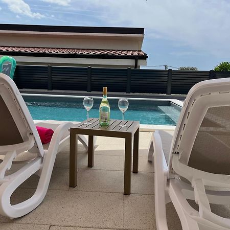 Apartman Dora ชัมรีกา ภายนอก รูปภาพ