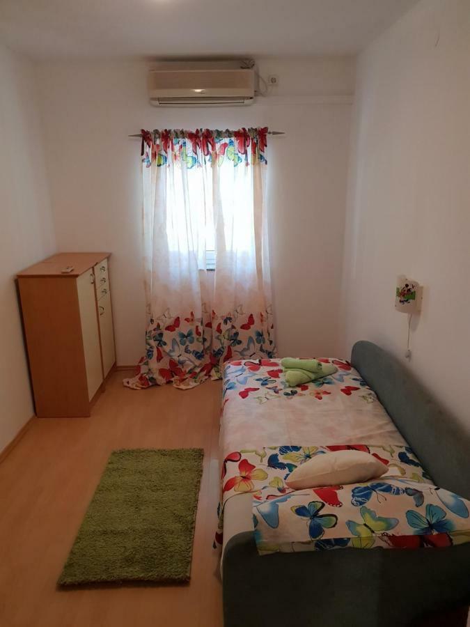 Apartman Dora ชัมรีกา ภายนอก รูปภาพ
