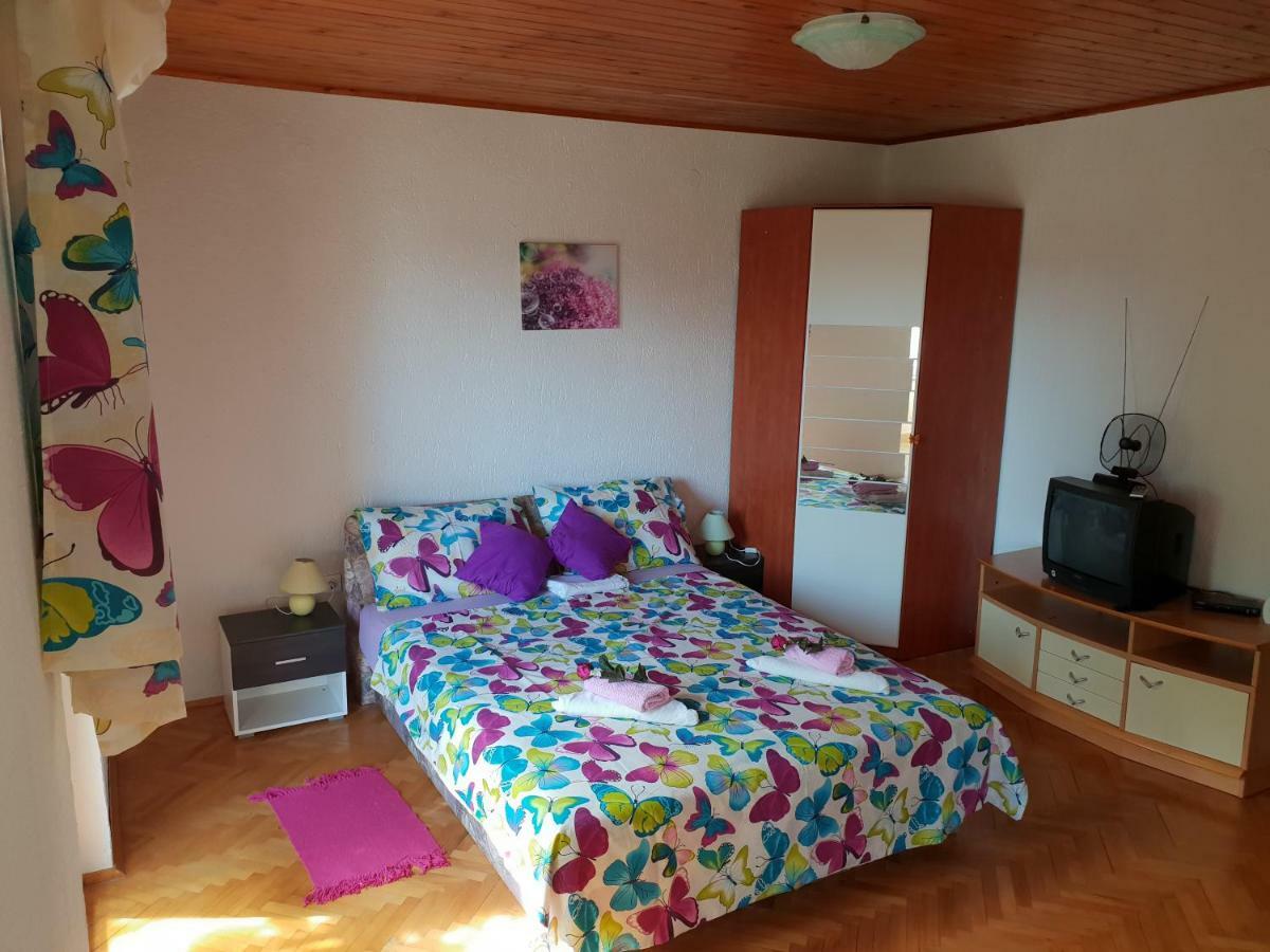 Apartman Dora ชัมรีกา ภายนอก รูปภาพ